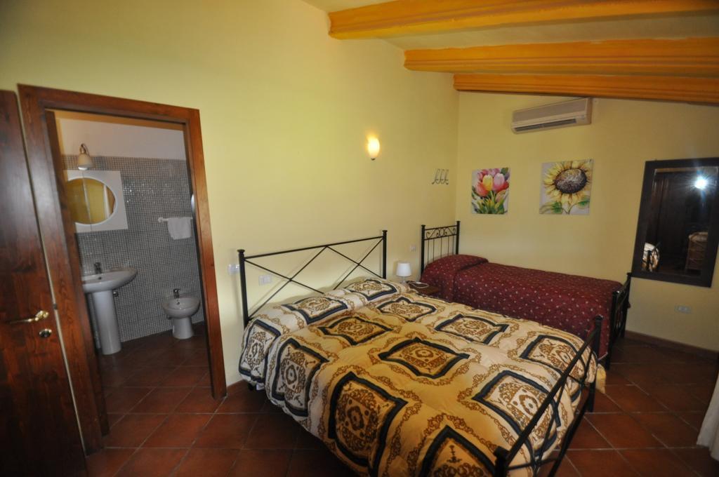 Agriturismo Il Cerrosughero Villa Scarlino Bilik gambar